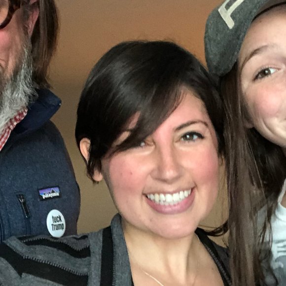 Meet your Posher, Lauren - Picture 2 of 2